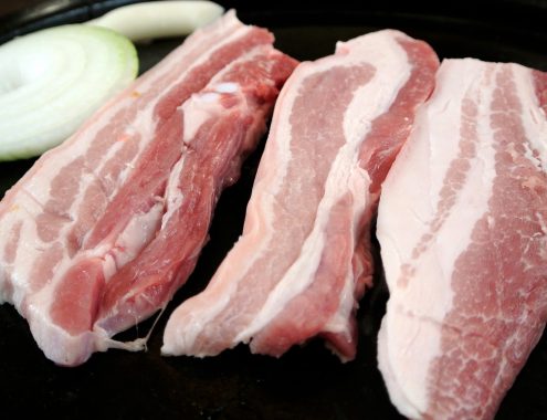 Las mejores maneras de descongelar la carne de forma segura y poder cocinar platos de carne jugosos que conserven todo su mejor sabor.
